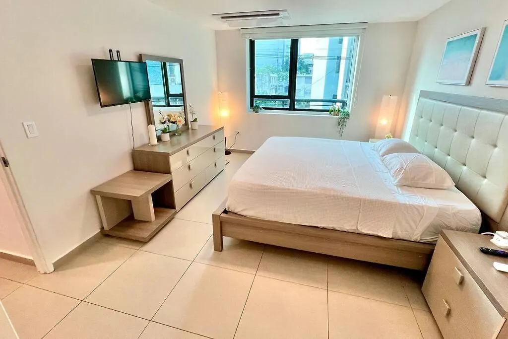 Modern 1250Sqft Luxury Condo At Ciudadela San Juan Daire