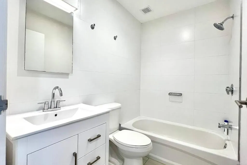 Modern 1250Sqft Luxury Condo At Ciudadela San Juan Daire