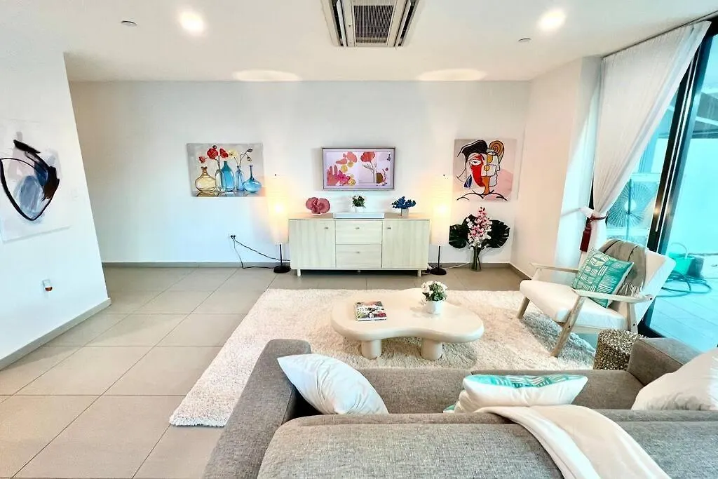 Contatos de Modern 1250Sqft Luxury Condo At Ciudadela
